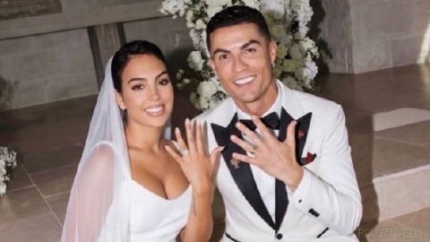 🤔 Here you go—finally Cristiano Ronaldo in the second outfit