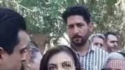 Akbar Abdī’nin Cenazesinde Sinema Oyuncusu Mehvash Vaghari ile Selfie Çekmeye Çalışan Bir Vatandaştan Görüntüler Sosyal Medyada Kullanıcıların Dikkatini Çekti…
