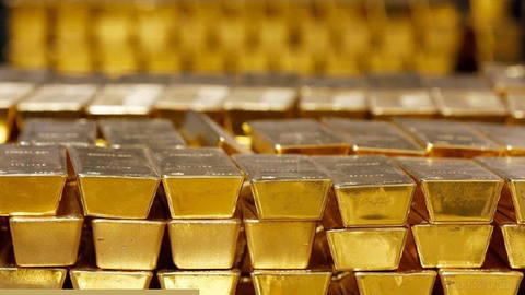 The Netherlands central bank has moved 86 tons of gold from North America to London.