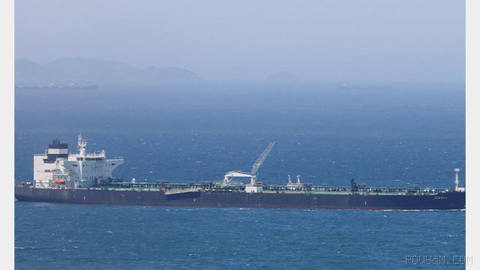 A massive oil tanker chartered by a Chinese buyer to load crude oil from Saudi Arabia’s Yanbu port turned back just before reaching the Bab al-Mandab Strait