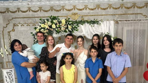 ⚡ 'Neredeyse hiçbir şey kalmadı': Rus füzesinin Ukrayna köyünde bir ailenin 6 üyesini öldürmesi.