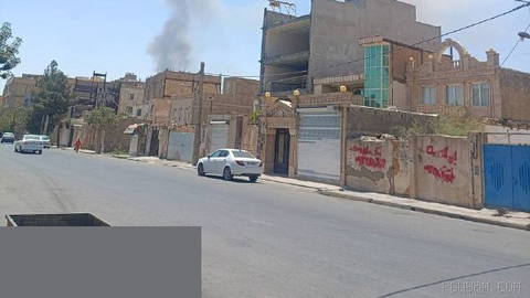 ایرنا: انفجار ها مربوط به مخزن داخلی یک کارخانه در شهرک آلمینیوم‌کاران بوده و مردم خایه نکنن