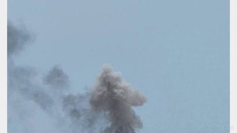 Houthis in Yemen have targeted the port of Al-Makha on the Red Sea coast, which is under the control of the Yemeni government, with missiles and drones.