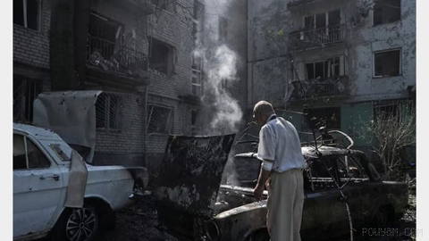 Russia’s attacks early Tuesday in the city of Zaporizhzhia in the southeast of Ukraine left five dead and 20 injured.