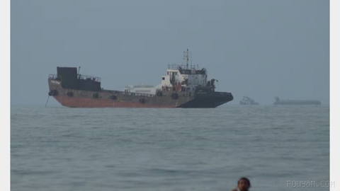 The number of vessels monitored in the Strait of Hormuz fell to eight ships on Tuesday, the lowest figure in the past week.