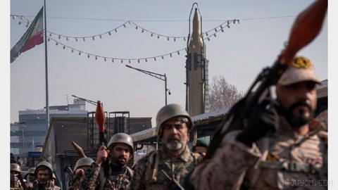 Commander-in-Chief of the Islamic Republic’s Armed Forces General Staff warns Gulf countries over assistance