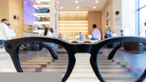🎬 UK cinemas consider restricting Meta AI glasses over potential film