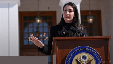 It's time for Russia and Ukraine to make peace, Anna Paulina Luna, a