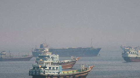 Reuters: Shipping data shows traffic in the Strait of Hormuz drops to 3 vessels