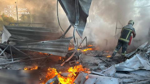 ⚡ Güncelleme: Rusya’nın Kiev’e insansız hava aracı saldırısı 1 kişinin ölümüne, 7 kişinin yaralanmasına yol açtı.