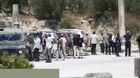 📍 Hundreds of Israeli occupiers storm ‘Joseph’s Tomb’ in occupied West
