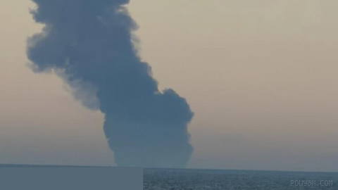 2,5 milyon varil kapasiteli süper tanker Umman açıklarında Hürmüz Boğazı’nda vuruldu; çıkan yangın nedeniyle İran medyası haberi aktardı