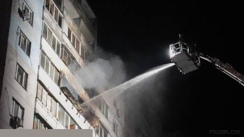 ⚡Russia hits another Kyiv apartment building after day of deadly strikes, injuring 4.