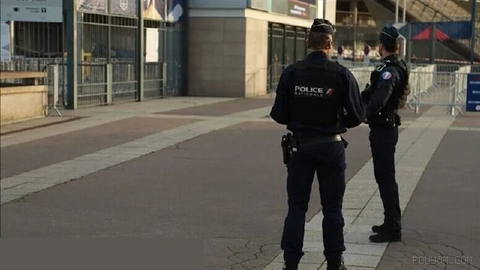 🚨 Principal and teacher shot and wounded at middle school in Aubagne,
