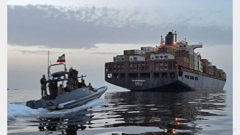 نیروی دریایی سپاه پاسداران مدعی شد که یک کشتی کانتینربر صبح ۲۲ مهر در