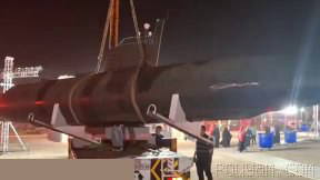 📍 IRGC has brought missiles, launchers, and a submarine and set them up in the middle of Azadi Square tonight