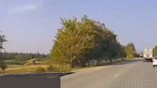 A Mi-8 helicopter belonging to Russia’s Aerospace Forces (VKS) crashed into a truck in the Sakhalin region.