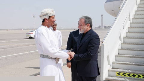 Iraqchi arrives in Muscat with the welcome of Omani officials