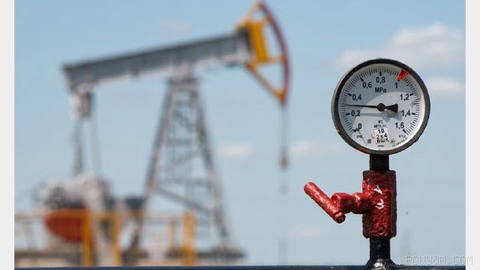 Oil prices fell by more than one dollar per barrel on Tuesday.