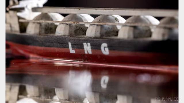 Hindistan hükümeti, kamu şirketlerine ve özel rafinerilere sıvılaştırılmış petrol gazı (LPG) üretimini sert şekilde artırmaya hazırlanmalarını emretti.