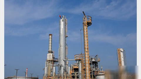 پاکستان’s Sanejiko refinery company increases crude oil imports from the United States following disruptions in the Strait of Hormuz route.