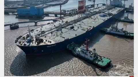 Iraq is trying to hire several oil tankers to transit the Strait of Hormuz so it can deliver its crude oil to global markets.