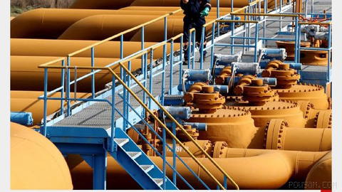 Irak’ın petrol bakanı, bu ülkenin günlük petrol ihracatının üç milyon varili aştığını söyledi.