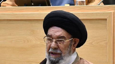یوسف طباطبایی‌نژاد، امام جمعه اصفهان، در جلسه شورای درس خارج حوزه علمیه