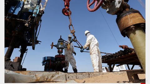 Oil prices after falling about 2% on Monday stabilized, as exports increased