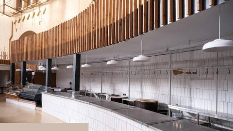 Kyiv's historic market sits nearly empty after upscale food court