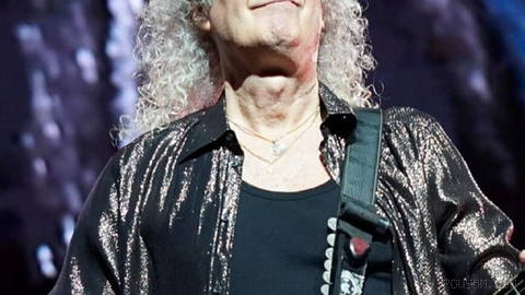 "Belki de, İŞTE ŞİMDİ aslında YAPAY ZEKA'YA ihtiyacımız olmadığını fark etme zamanı," Brian May