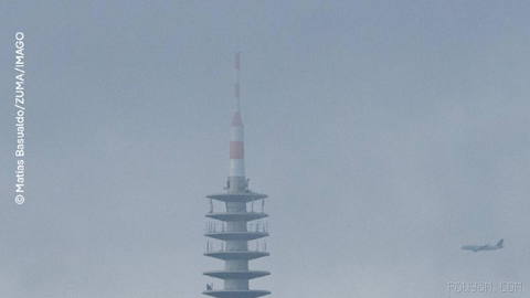 📸 Photo of the Day: Frankfurt’s Communications Tower Amid Low-Height Clouds