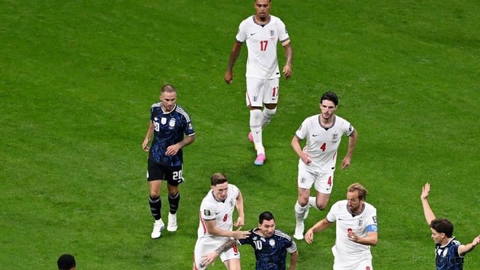 ⏺I’m all out of options for playmaking; the 39-year-old Leo Messi recorded 9 successful dribbles against Elliot Anderson and Declan Rice—this is the most successful dribbles by a player in a World Cup…