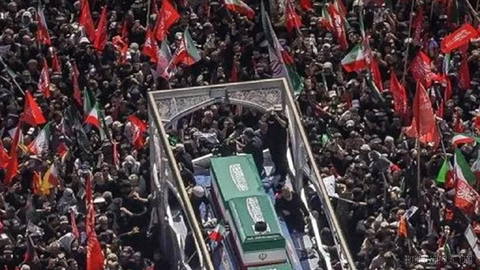 «فکت‌نامه» ادعای خبرگزاری فارس مبنی بر حضور ۴۱ تا ۴۳ میلیون نفر در مراسم تشییع علی خامنه‌ای در ایران و عراق را «اغراق‌آم…
