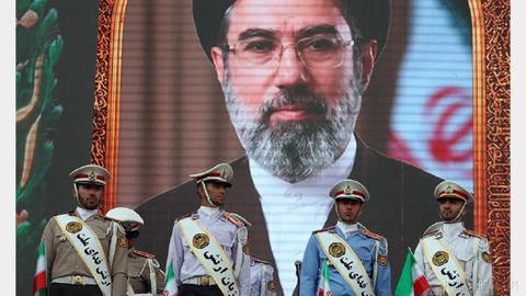 در پیامی که رسانه‌های رسمی جمهوری اسلامی آن را به مجتبی خامنه‌ای نسبت داده‌اند، او انتقام کشته‌شدن علی خامنه‌ای را «خواس…