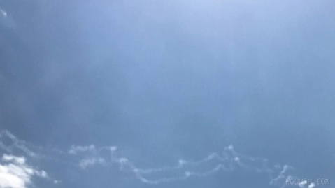 👈 An image of a new wave of Iran’s missile attacks