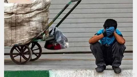 The Research Center of the Islamic Consultative Assembly has predicted that the poverty rate in Iran will rise from 41% this year to 45.5% by 1407.