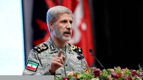 📸 Commander of Iran’s Army, Major General Amir Hatami, marks the