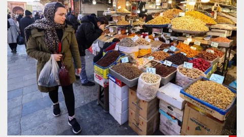Iran’s Statistics Center says the prices of food items rose by 128.6% in Mordad compared with Mordad last year.