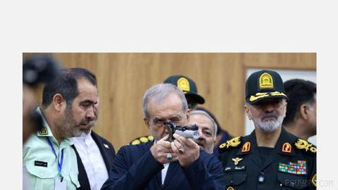 Masoud Pezeshkian, head of the government of the Islamic Republic, and Ahmadreza Radan, commander-in-chief