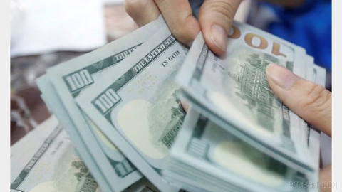 The price of the US dollar in Iran’s free market reached 230,000 tomans, and dollar transfers reached 235,000 tomans.