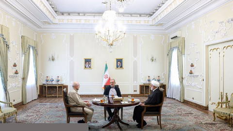 📸 Iran's President Pezeshkian hosts a meeting with the Speaker of