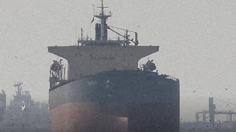 TankerTrackers, petrol tankerlarını takip eden şirket, İran’a ait yaklaşık altı milyon varil ham petrolün taşınmakta olduğunu açıkladı