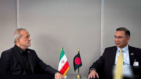 رئیس‌جمهور ایران مسعود پزشکیان و نخست‌وزیر بنگلادش