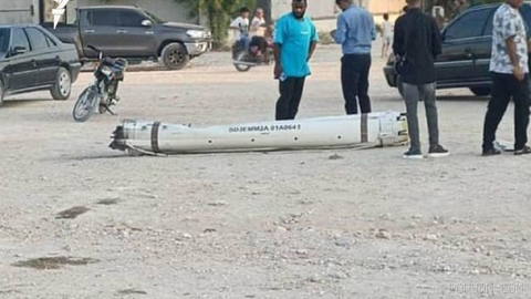 در پی انتشار گزارش‌هایی از شنیده‌شدن صدای چند انفجار در جزیره قشم در عصر شنبه ۱۱ مهرماه، خبرگزاری مهر نوشت این صداها مرت…