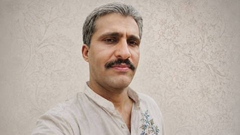 📍برادر جاویدنام امین کرکی با انتشار این استوری، از مردم خواسته برای جلوگیری از اجرای حکم اعدام برادرش، روح‌الله کرکی، زن…