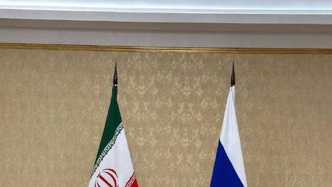 🔵 رئیس‌جمهور ایران، پزشکیان، در ترکمنستان با رئیس‌جمهور روسیه پوتین دیدار کرد.