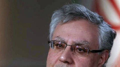پس از آن‌که اد میلیبند، وزیر خارجه بریتانیا، اعلام کرد سفیر جمهوری