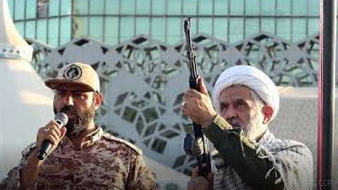 جمهوری اسلامی از زمانانقلاب ملی دی‌ماه و نظامی‌سازی فضای کشور در پی جنگ