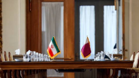 Reuters reports, citing a knowledgeable official, that the Islamic Republic’s negotiating delegation is present in Doha